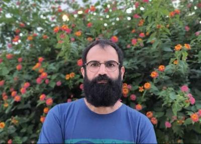 آدمی که می تواند خودش را از تاریخ منقطع کند، گیاهی بی بته است